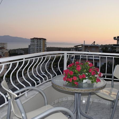 סרנדה Isabela Apartments מראה חיצוני תמונה
