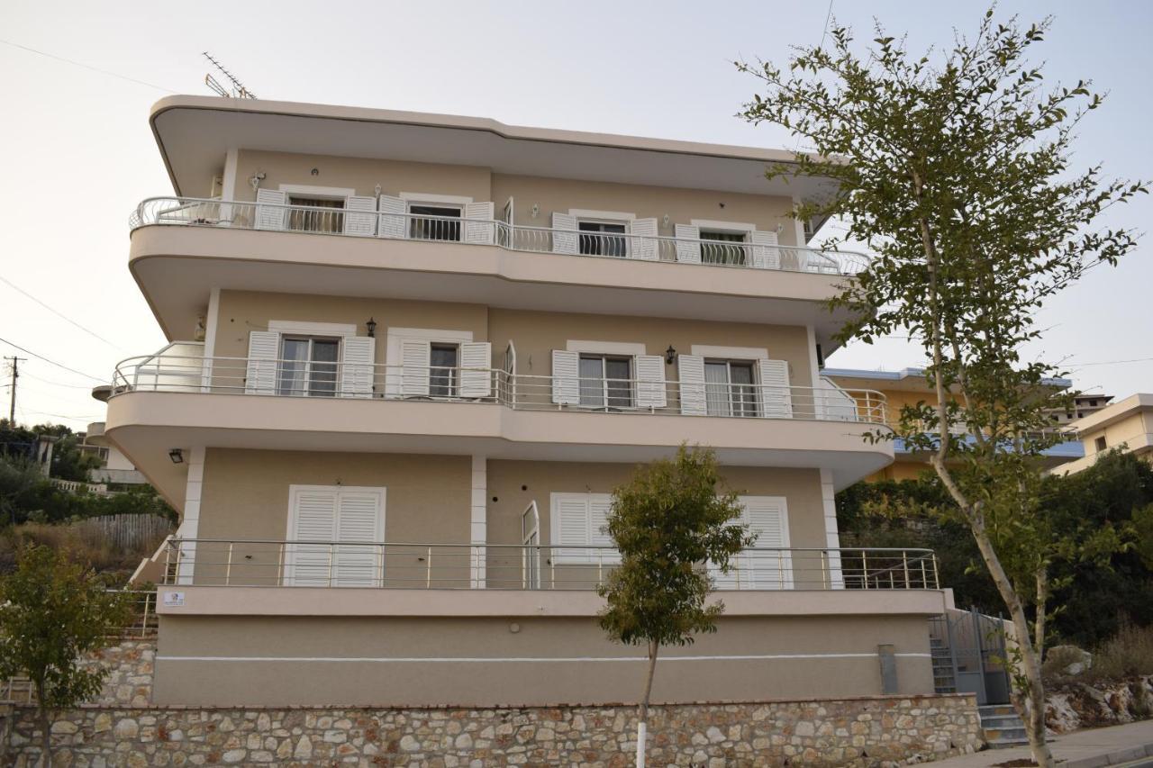 סרנדה Isabela Apartments מראה חיצוני תמונה