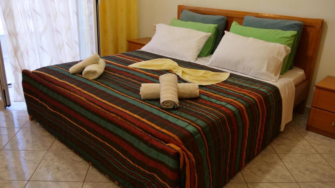 סרנדה Isabela Apartments מראה חיצוני תמונה