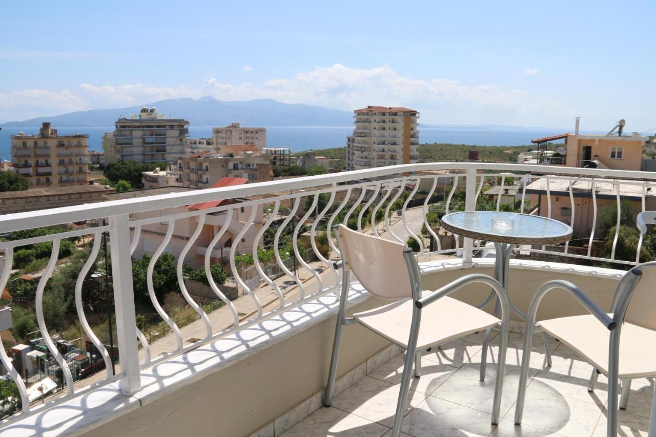 סרנדה Isabela Apartments מראה חיצוני תמונה