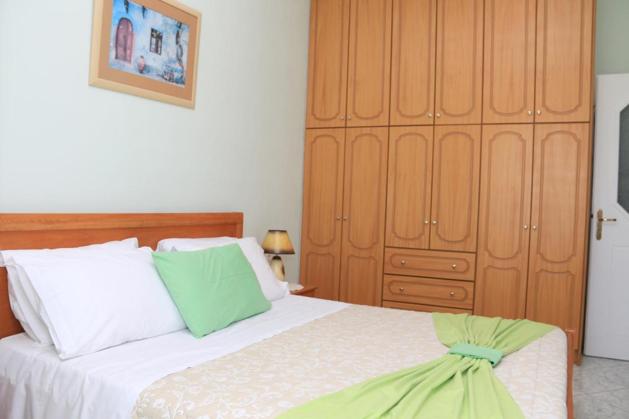 סרנדה Isabela Apartments מראה חיצוני תמונה