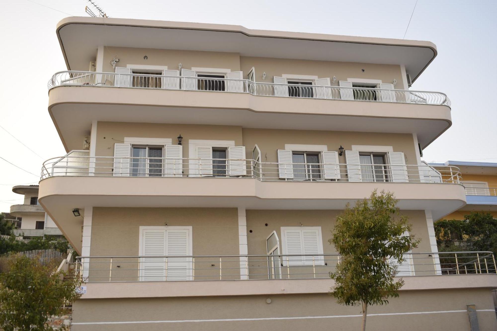 סרנדה Isabela Apartments מראה חיצוני תמונה
