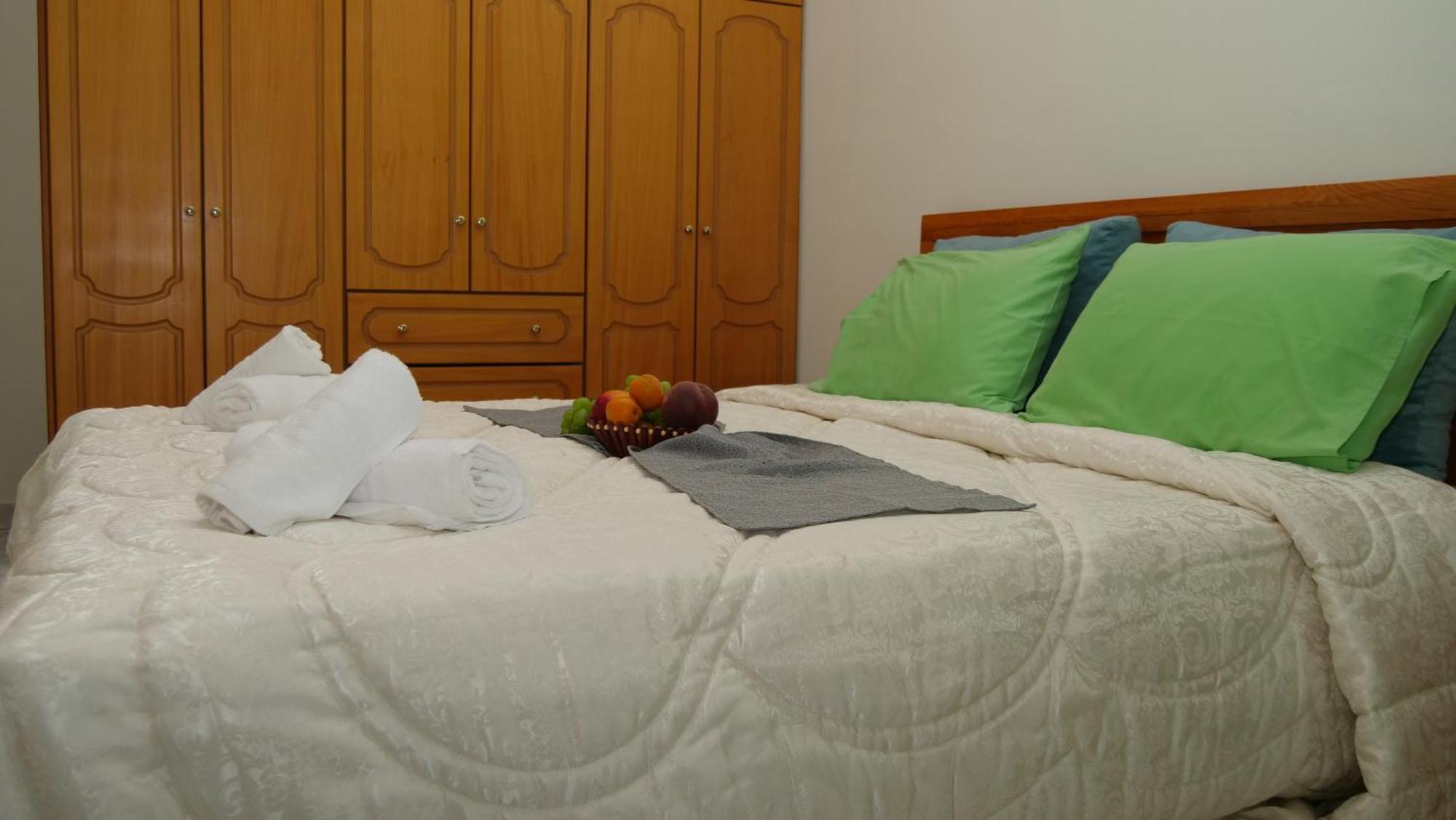 סרנדה Isabela Apartments מראה חיצוני תמונה