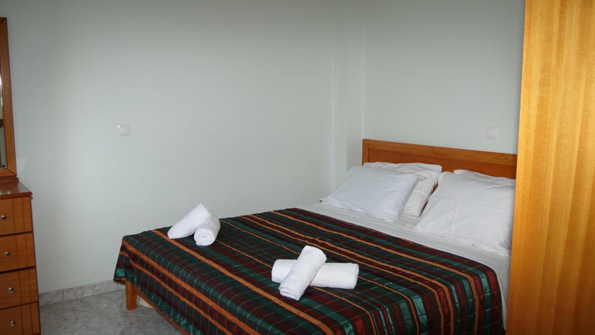 סרנדה Isabela Apartments מראה חיצוני תמונה