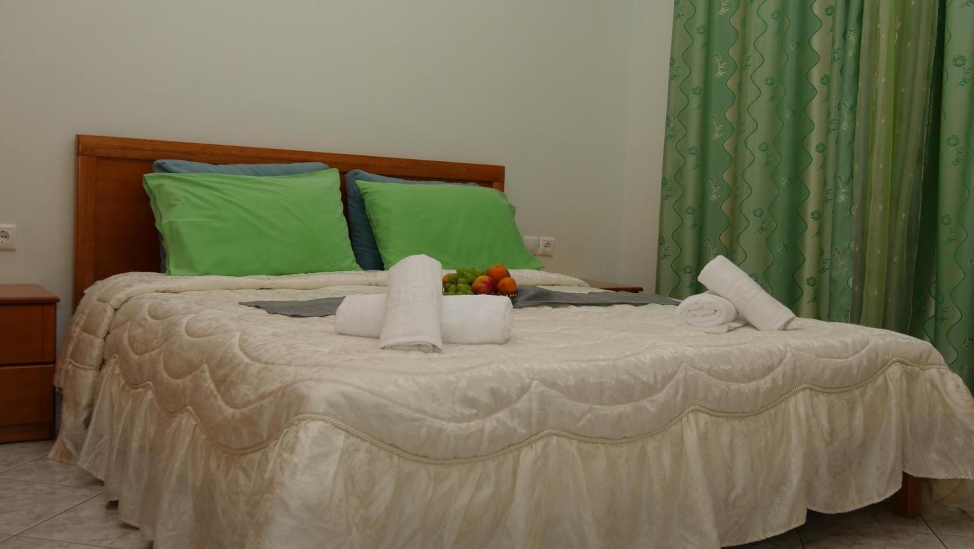 סרנדה Isabela Apartments מראה חיצוני תמונה