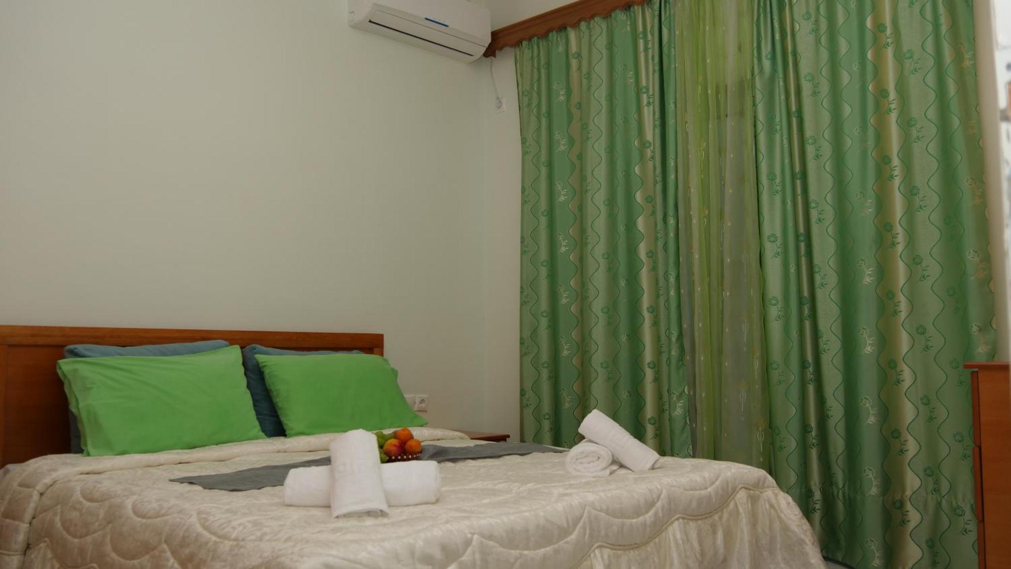 סרנדה Isabela Apartments מראה חיצוני תמונה